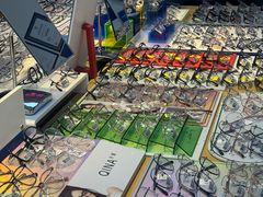 -天空之镜眼镜店蔡司依视路配镜授权零售店(望京颐堤港店)
