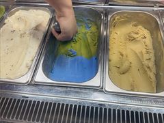 -极拉图·现制冰淇淋(大卫城店)