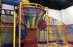 -蹦贝运动中心·蹦床·攀岩·闯关(龙岗店)