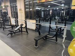 -岩顶健身(玄武店)