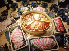 -湊湊火锅·茶憩(南京东路悦荟店)