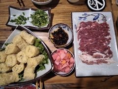 -毛辣果·贵州红酸汤牛肉火锅(西单店)