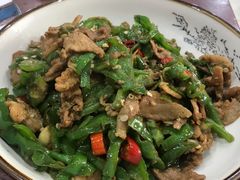 -湖南人家湘菜馆(镇江路店)