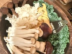 菌菇四宫格-三出山火锅(南京万象天地店)