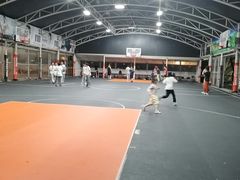 -洛克公园·篮球·足球·羽毛球(莘庄店)