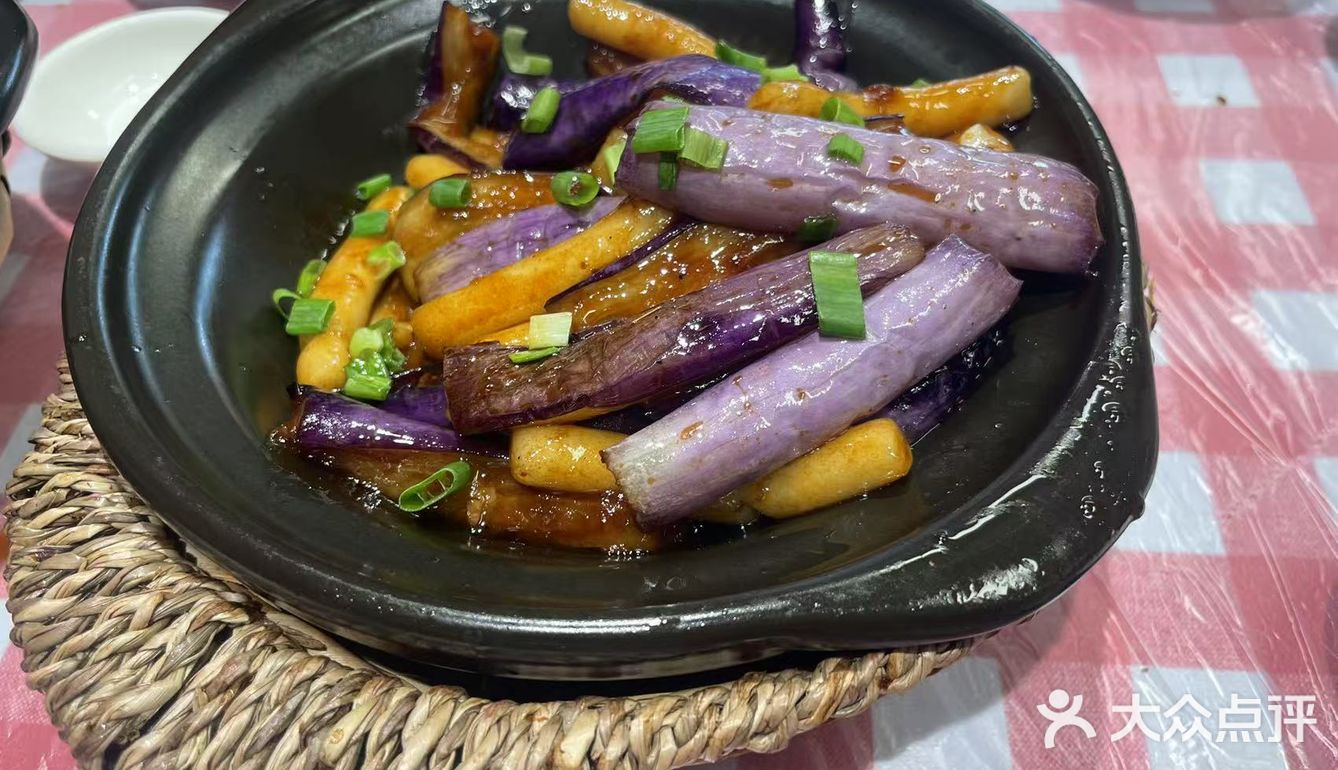 0元玩转这座城这顿鱼头、茄子煲与蛤蜊堪称舌尖盛宴！