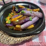 0元玩转这座城这顿鱼头、茄子煲与蛤蜊堪称舌尖盛宴！