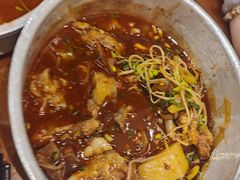 -爆炸头阿姨小四川正宗川味小吃(无任何分店)