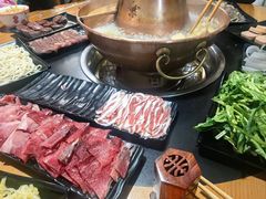 -果松木炭酸菜铜火锅·外婆参鸡汤