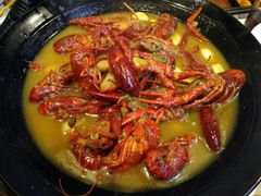 -虾弄弄海派小龙虾·牛羊蝎子火锅