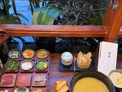 -银米·云南传统过桥米线(双廊黑金冠店)