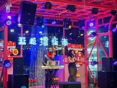 -亚龙湾亚泰商业街