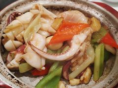 西芹啫鱿鱼-鹊玥·粤菜小馆(汇智国际商业中心店)