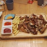 烤鱼+精酿 今晚不想睡[吐]