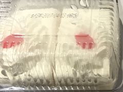 -红宝石·鲜奶小方·海派西点房(金杨店)