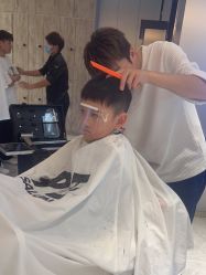 -PE SALON