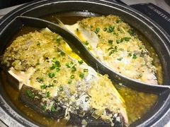 -阿瓦山寨·湘菜现炒·剁椒鱼头王(咸阳总店)