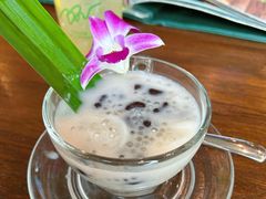 -Chom Cafe and Restaurant