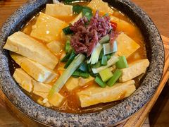 -云海肴·汽锅鸡·云南菜(天山百盛优客店)