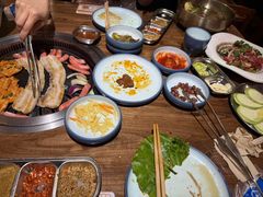 -明洞阿姨·韩式酱蟹烤肉·创意料理(三元桥店)