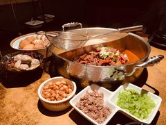 特色牛腩鸳鸯锅-左庭右院鲜牛肉火锅(新梅广场店)
