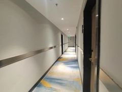 -柏曼酒店(广州长隆旅游度假区汉溪长隆地铁站店)