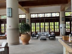 -亚龙湾喜来登·美景台大堂吧