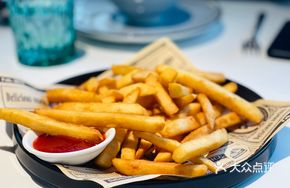 Classic Bacon Cheese Wagyu Burger with Fries