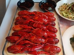 -肥肥虾庄·金牌油焖大虾(汉街SKP店)
