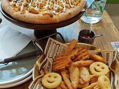 -Dragon Pizza•圆脸龙披萨·牛排餐厅