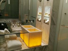 -上海滴水湖皇冠假日酒店