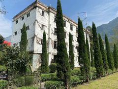 -四川汶川特大地震漩口中学遗址