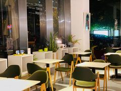 大堂-今日艺术汇书店