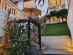 -Mark&Mars Restaurant