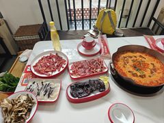 -毛辣果·贵州红酸汤牛肉火锅(西单店)