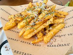 街边新鲜黑松露芝士薯条-Mark&Mars Restaurant
