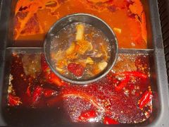 -老牌坊云南鱼豆花火锅(哈西万达店)