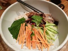 鸡丝凉米线-云海肴·汽锅鸡·云南菜(天山百盛优客店)