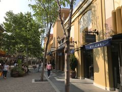 -马德里拉斯咯扎斯购物村