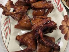 红烧乳鸽-时利和美食(东方广场店)
