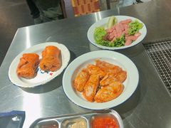 辣白菜五花肉-马路牙子地桌烤肉(工体店)