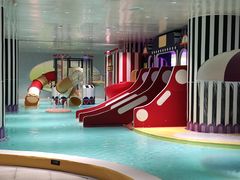 -涨巢·潮玩水疗局