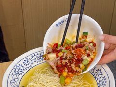-李与白包子铺(桐梓林店)
