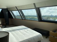 -上海滴水湖皇冠假日酒店
