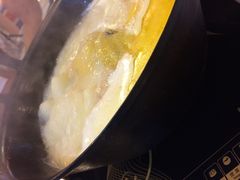 -鲜入围煮花胶鸡海鲜火锅