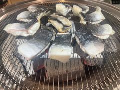 -围炉肉舍•炭烤活鳗•丹东海鲜烤肉(步行街店)