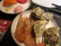 新鲜的活虾-钱小奴海鲜自助黑金店(杭州滨江龙湖店)