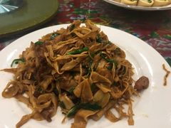 -闯关东东北农家菜(崂山石老人店)