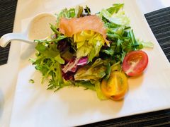 三文鱼蔬菜沙拉-斗牛士牛排(南京东路店)