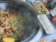 -东北烧烤铁锅炖水库鱼